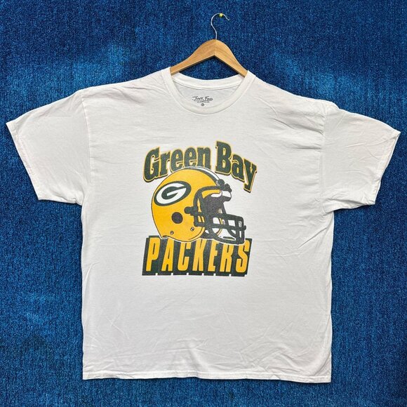 Green Bay Packers Football Helmet Oversized NFL Team Tee XL - Picture 1 of 4